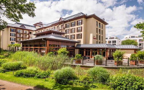 Panorama des Park-Hotel Hagenbeck mit Terrasse